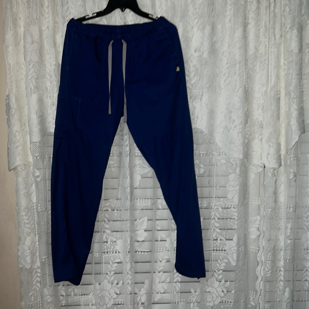 Navy Wonder Woman’s Scrub pants Medium